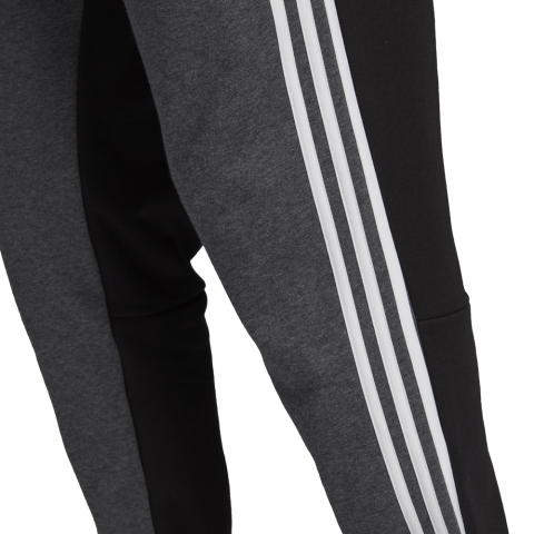 DU0434_APP_on-model_detail-2_white
