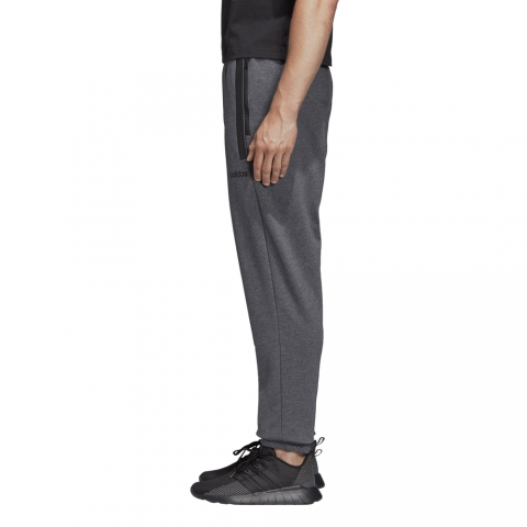 DU0439_APP_on-model_side_white