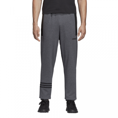 DU0439_APP_on-model_standard_white
