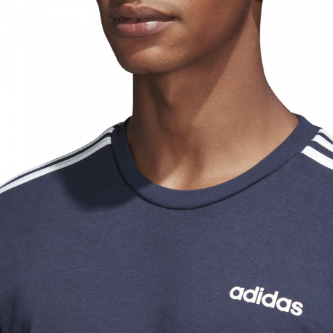 DU0484_APP_on-model_detail-1_white