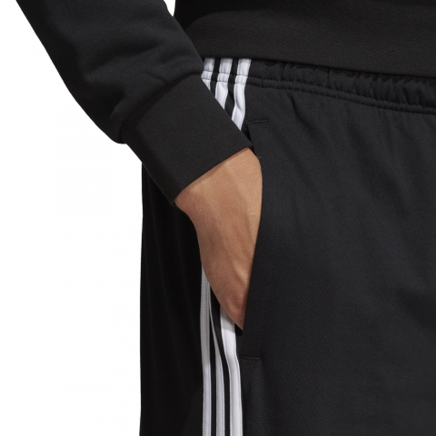 DU0491_APP_on-model_detail-2_white