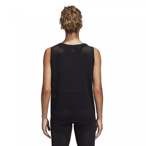 DU0575_APP_on-model_back_white