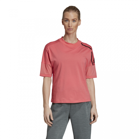DU0591_APP_on-model_standard_white