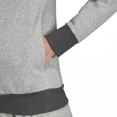 DU0645_APP_on-model_detail-2_white
