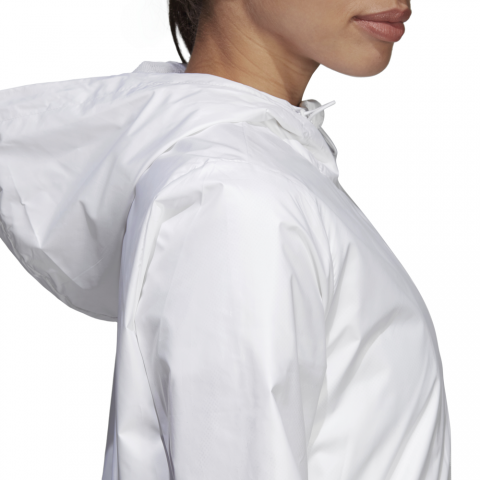 DU0669_APP_on-model_detail-3_white