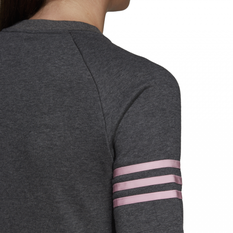 DU0713_APP_on-model_detail-3_white