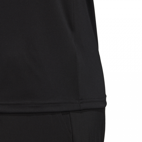 DU0856_APP_on-model_detail-2_white