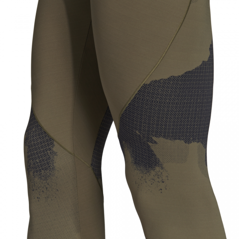 DU0928_APP_on-model_detail-2_white