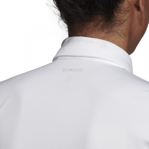 DU0945_APP_on-model_detail-2_white