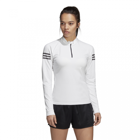 DU0962_APP_on-model_standard_white