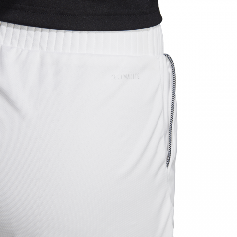 DU0973_APP_on-model_detail-3_white