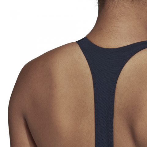 DU1099_APP_on-model_detail-3_white