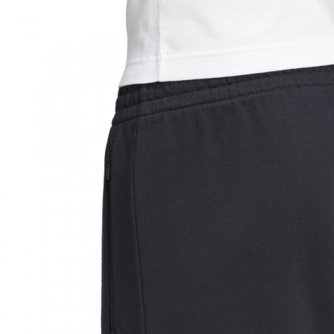 DU1130_APP_on-model_detail-3_white