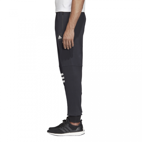 DU1130_APP_on-model_side_white