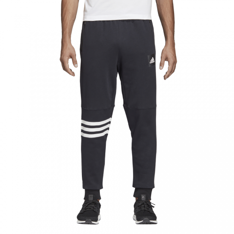 DU1130_APP_on-model_standard_white