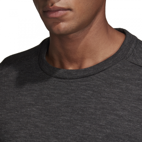 DU1145_APP_on-model_detail-1_white