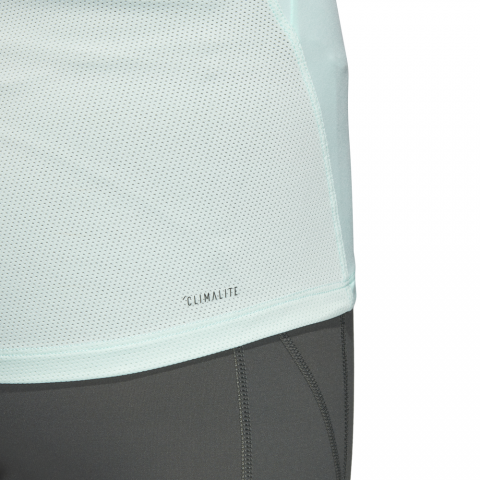 DU1313_APP_on-model_detail-2_white
