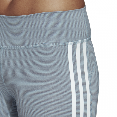 DU4420_APP_on-model_detail-2_white