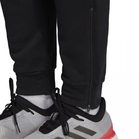 DU4532_APP_on-model_detail-3_white