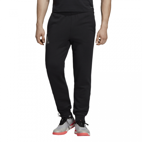 DU4532_APP_on-model_standard_white