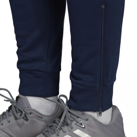 DU4533_APP_on-model_detail-3_white