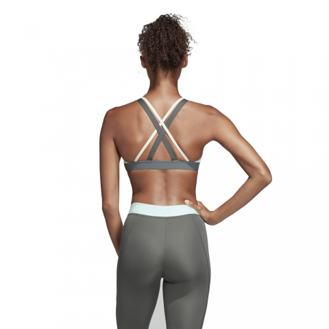 DU6680_APP_on-model_back_white