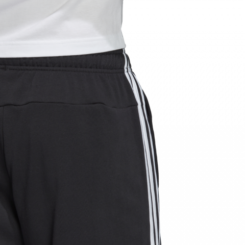 DU7830_APP_on-model_detail-3_white