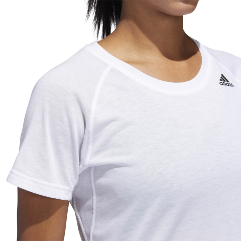 DV0377_APP_on-model_detail-2_white