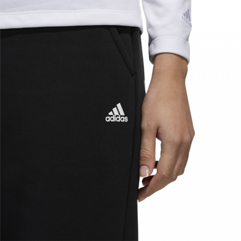 DV0765_APP_on-model_detail-1_white