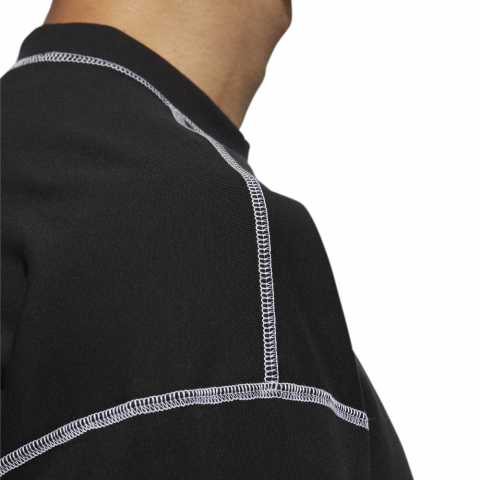 DV1003_APP_on-model_detail-3_white