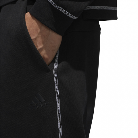 DV1009_APP_on-model_detail-1_white