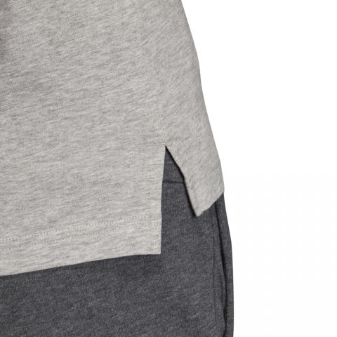 DV2998_APP_on-model_detail-2_white