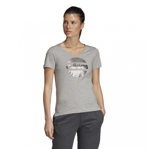 DV2998_APP_on-model_standard_white