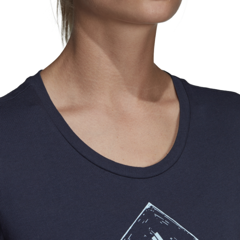 DV3009_APP_on-model_detail-1_white