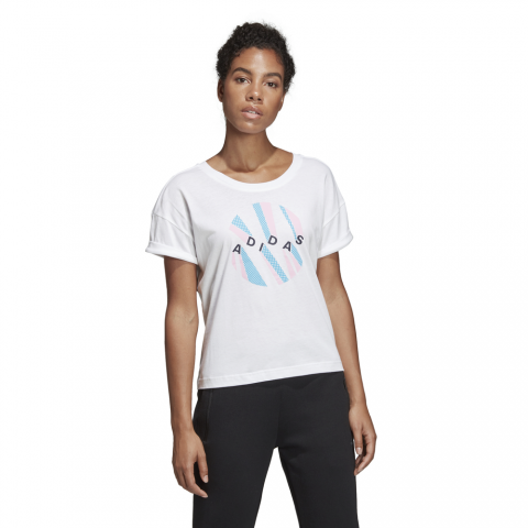 DV3021_APP_on-model_standard_white