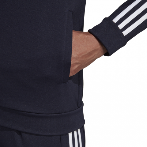 DW5373_APP_on-model_detail-1_white