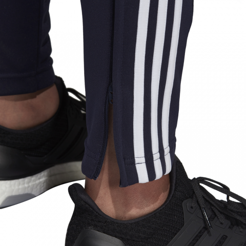 DW5373_APP_on-model_detail-3_white