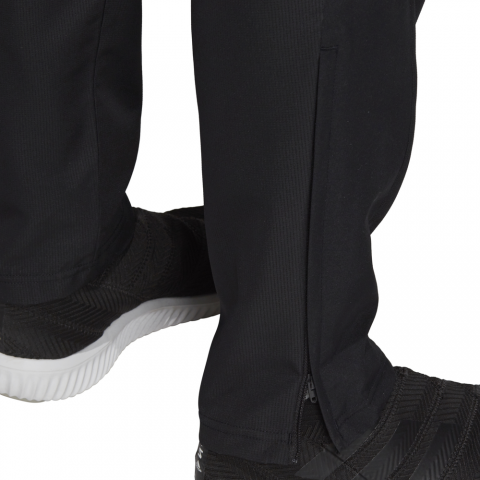 DW6869_APP_on-model_detail-3_white