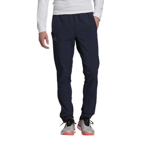 DW8908_APP_on-model_standard_white