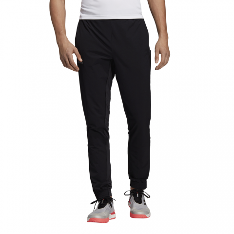 DW8909_APP_on-model_standard_white