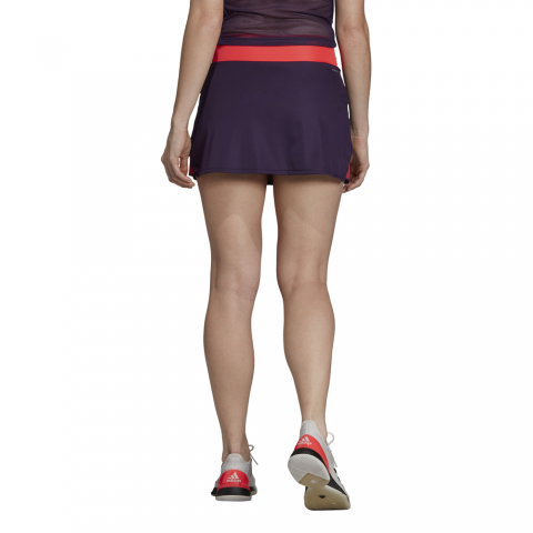 DW9134_APP_on-model_back_white