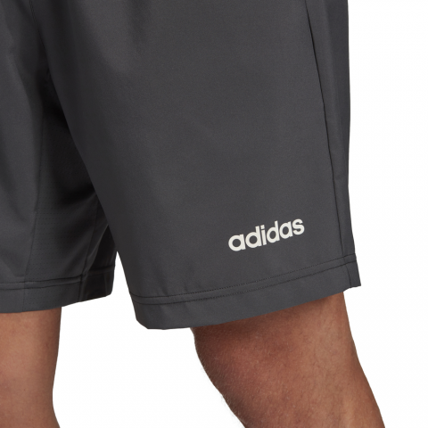 DW9569_APP_on-model_detail-1_white