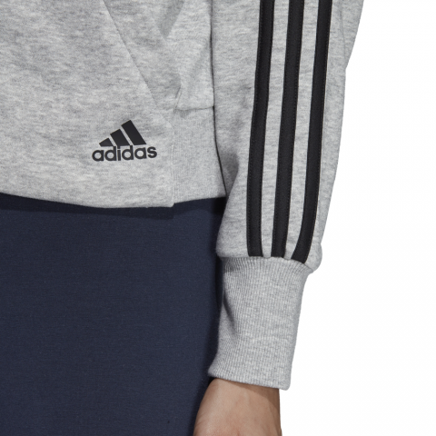 DW9694_APP_on-model_detail-1_white