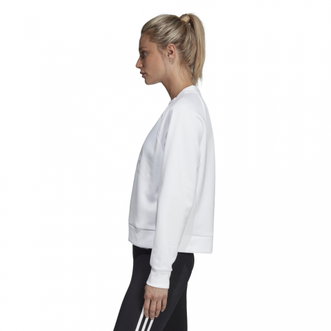 DX0519_APP_on-model_side_white