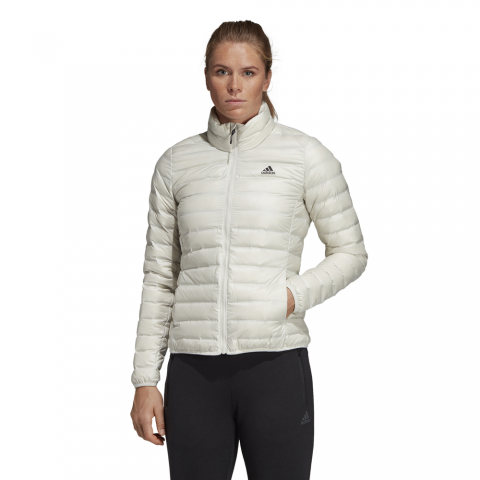 DX0776_APP_on-model_standard_white