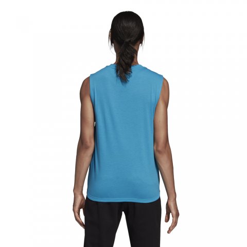 DX2542_APP_on-model_back_white