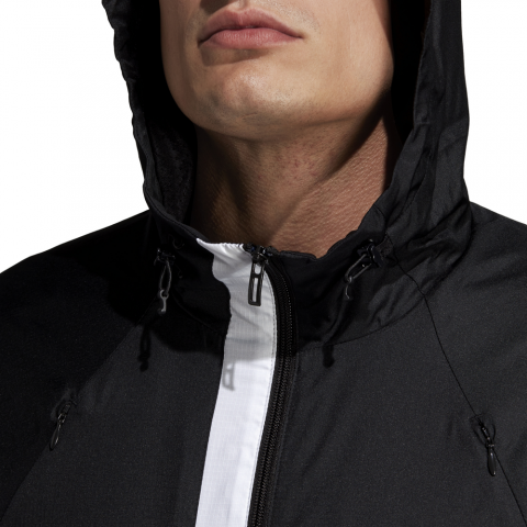 DZ0052_APP_on-model_detail-1_white