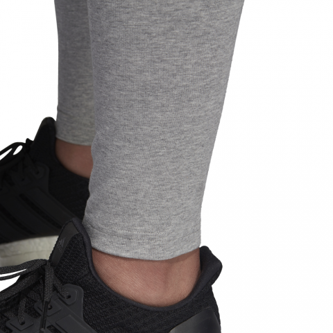 DZ0073_APP_on-model_detail-3_white
