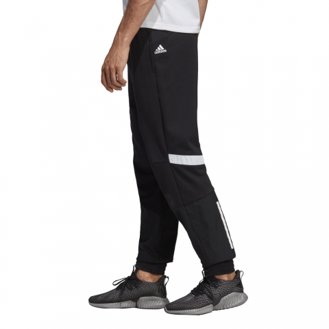 DZ0399_APP_on-model_side_white