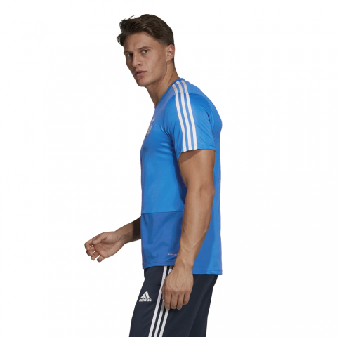 DZ9316_APP_on-model_side_white